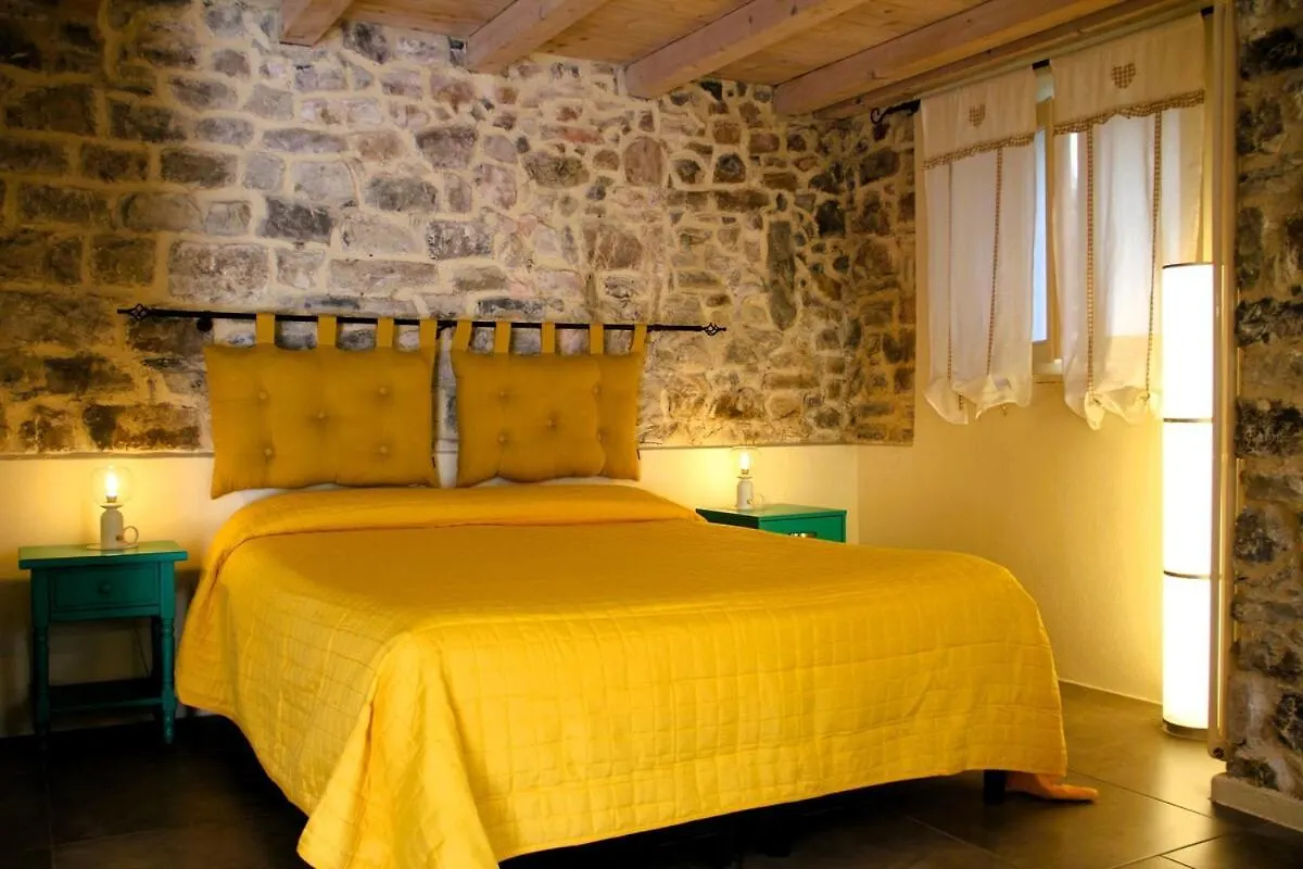 Apartment La Casa Del Sole A Cosy Nest In Lunigiana, Tuscany Giucano